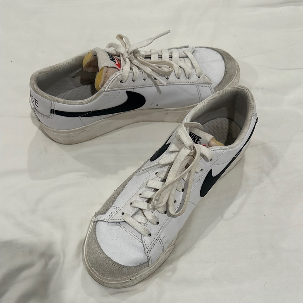 Nike Women's platform White and Black Sneakers